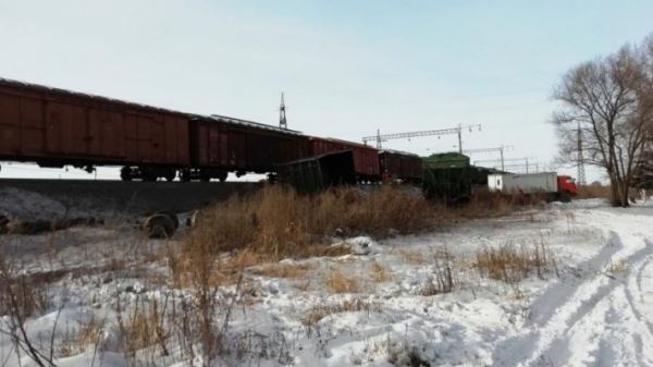 В Приамурье приостановлено движение поездов после столкновения автомобиля с грузовым составом