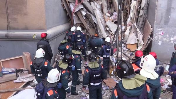 Спасатели в Магнитогорске обнаружили под завалами дома еще одного погибшего
