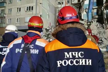 Поисковую операцию на месте обрушения дома в Магнитогорске приостановили